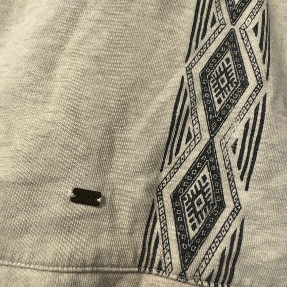 Roxy Top - Picture 5 of 10